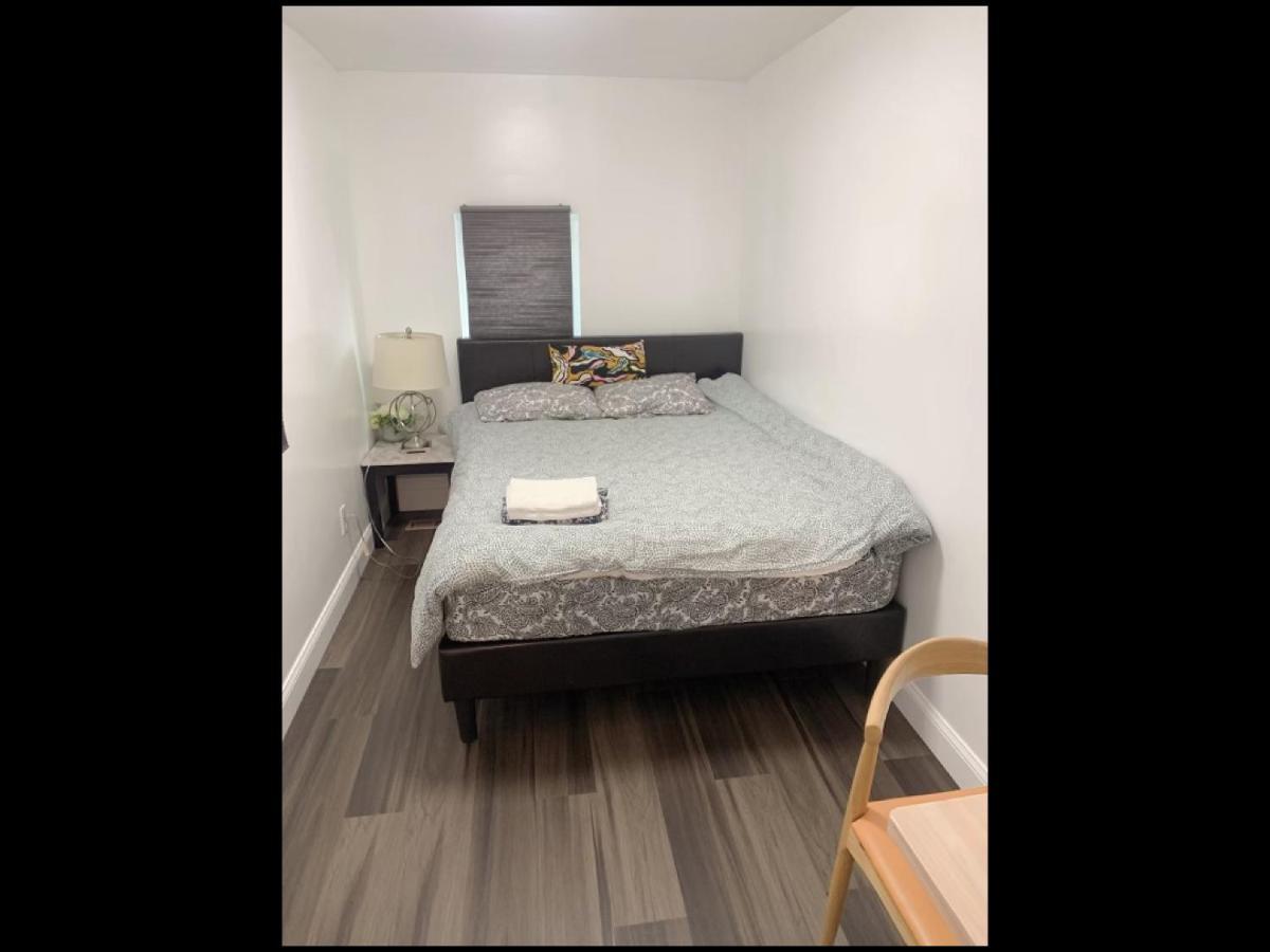 Stylist Bedroom Central Of Baltimore Exterior foto